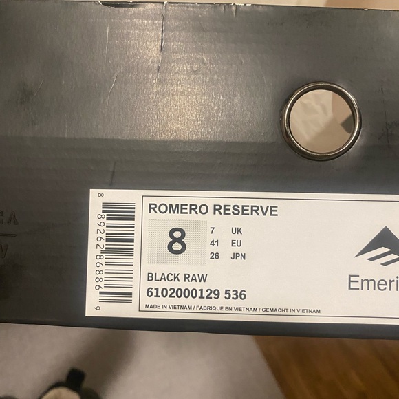 New skate shoe / boot - Picture 3 of 6